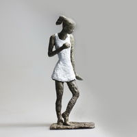 Mädchen mit Mini LXXIX, Bronze, Höhe 17 cm