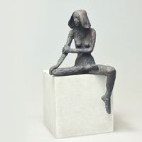 Sitzendes Mädchen XIV, Bronze, 11 x 14 x 20 cm